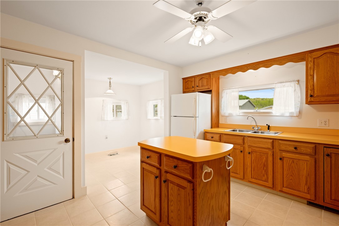 Windber, Pennsylvania 15963, United States, 2 Bedrooms Bedrooms, ,1 BathroomBathrooms,Residential,Pending,127469