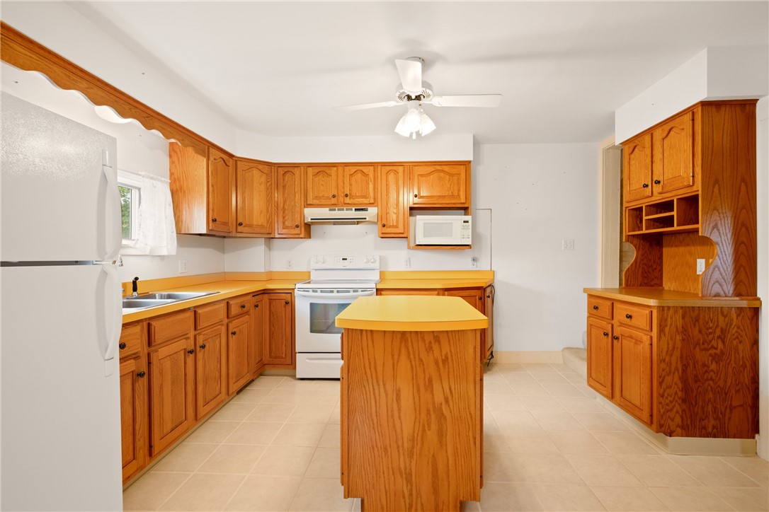 Windber, Pennsylvania 15963, United States, 2 Bedrooms Bedrooms, ,1 BathroomBathrooms,Residential,Pending,127469