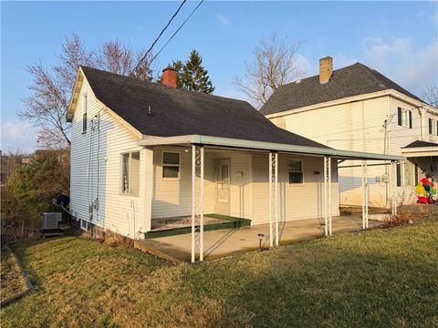 Photo of 199 N Liberty St., Waynesburg, PA 15370 (MLS # 1740683)