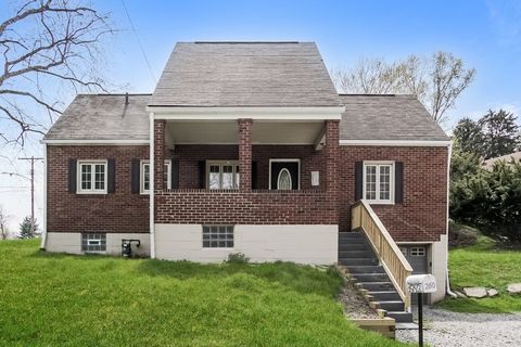 Photo of 260 Ohio St, Monroeville, PA 15146 (MLS # 1738284)