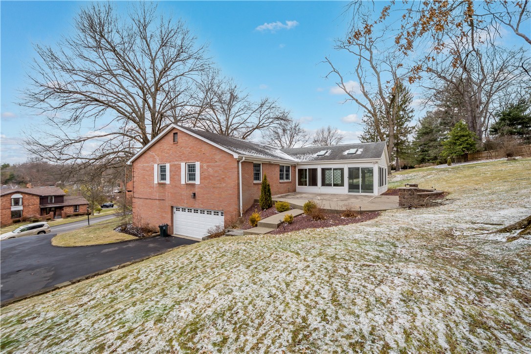 Upper St. Clair, Pennsylvania 15241, United States, 4 Bedrooms Bedrooms, ,3 BathroomsBathrooms,Residential,Active,85154