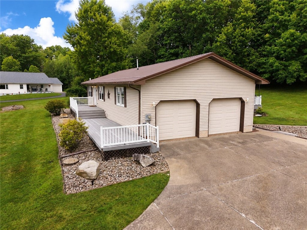 447 Latonka Dr