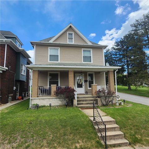 Homes For Sale - 800 W Clayton St St<br/> Lawrence County, New Castle, PA 16102