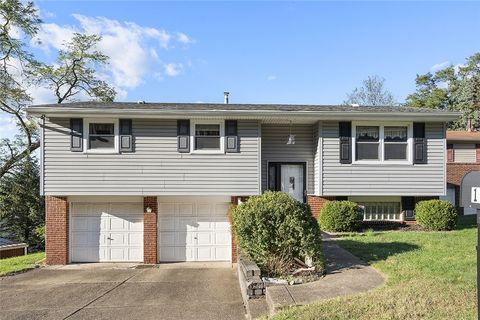 Photo of 111 Knoll Dr, Verona, PA 15147 (MLS # 1724549)