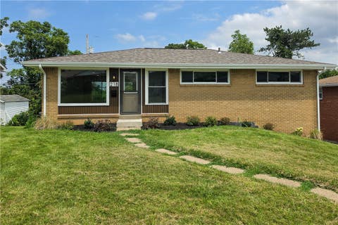 Homes For Sale - 218 Garden City Dr Dr<br/> Monroeville, PA 15146