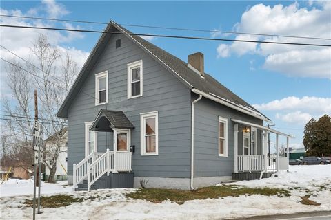Photo of 1203 Eastbrook St, New Castle, PA 16101 (MLS # 1739862)