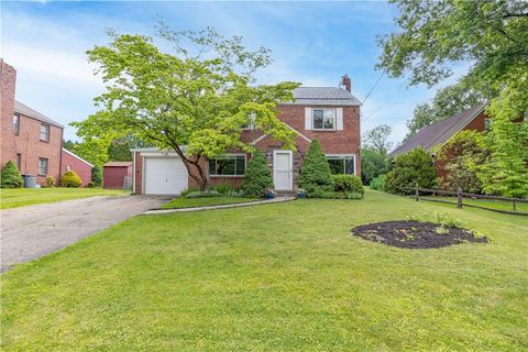 Homes For Sale - 222 Glenview Dr Dr<br/> New Kensington, PA 15068