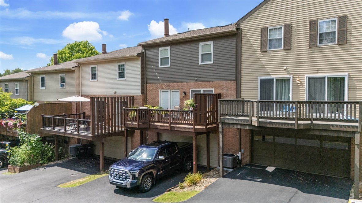 Moon/Crescent Twp, Pennsylvania 15108, United States, 3 Bedrooms Bedrooms, ,3 BathroomsBathrooms,Residential,Active,201604