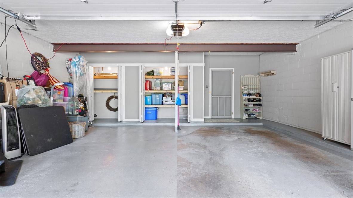 Moon/Crescent Twp, Pennsylvania 15108, United States, 3 Bedrooms Bedrooms, ,3 BathroomsBathrooms,Residential,Active,201604