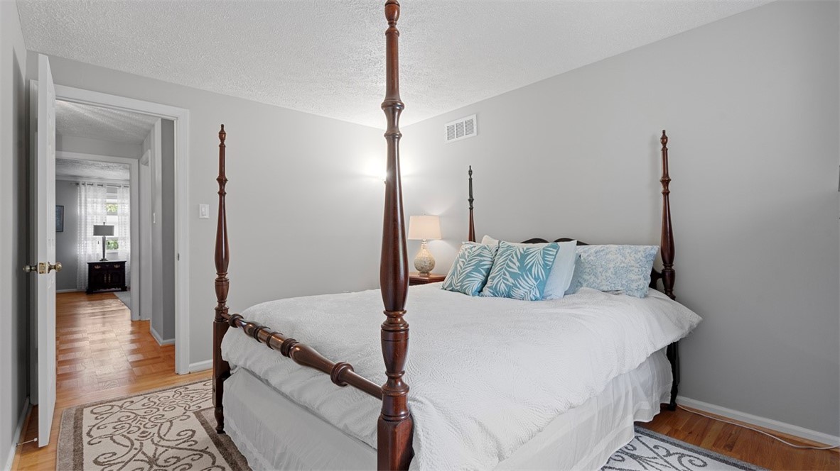 Moon/Crescent Twp, Pennsylvania 15108, United States, 3 Bedrooms Bedrooms, ,3 BathroomsBathrooms,Residential,Active,201604