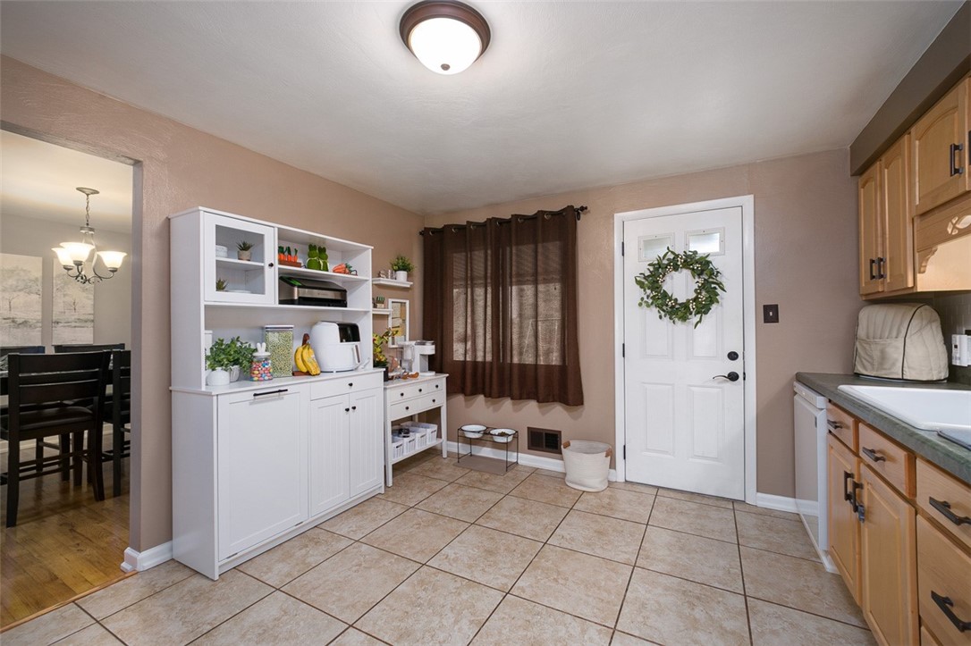 Penn Hills, Pennsylvania 15235, United States, 3 Bedrooms Bedrooms, ,2 BathroomsBathrooms,Residential,Pending,118054