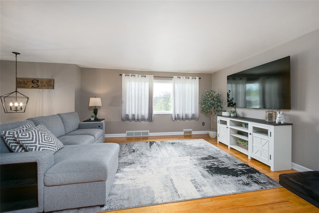 Penn Hills, Pennsylvania 15235, United States, 3 Bedrooms Bedrooms, ,2 BathroomsBathrooms,Residential,Pending,118054