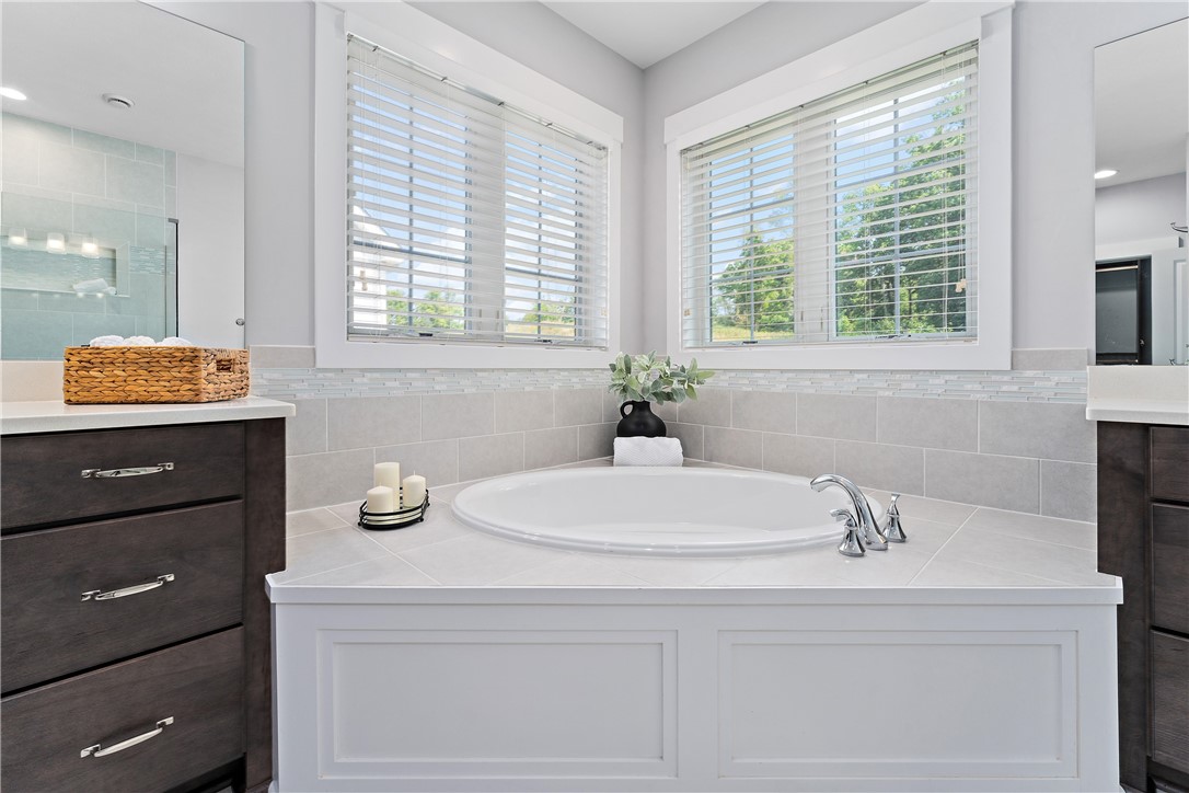 Marshall, Pennsylvania 16046, United States, 5 Bedrooms Bedrooms, ,4 BathroomsBathrooms,Residential,Active,99468