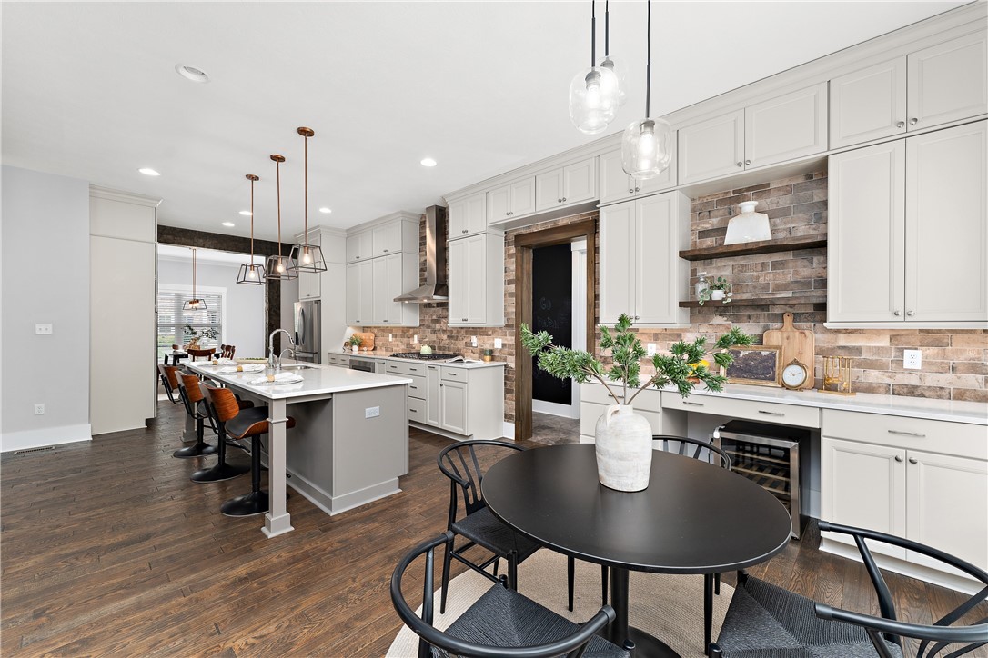 Marshall, Pennsylvania 16046, United States, 5 Bedrooms Bedrooms, ,4 BathroomsBathrooms,Residential,Active,99468