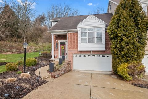 Photo of 218 Prairie Ct, Freeport, PA 16229 (MLS # 1742730)