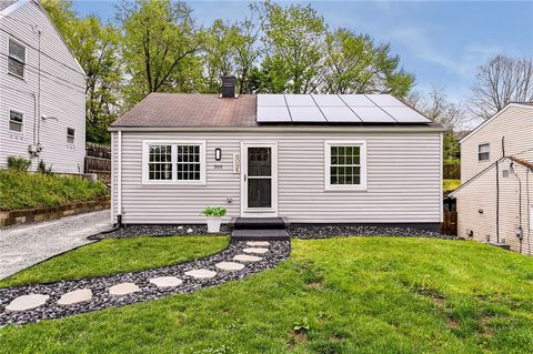 Photo of 305 Victoria Dr, Monroeville, PA 15146 (MLS # 1751007)