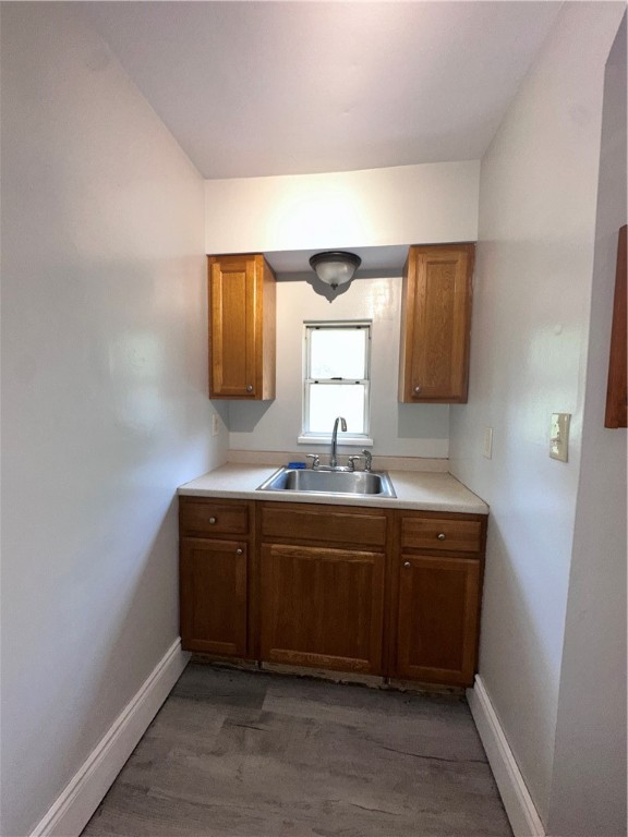 Brookline, Pennsylvania 15226, United States, 2 Bedrooms Bedrooms, ,1 BathroomBathrooms,Residential,Contingent,118288