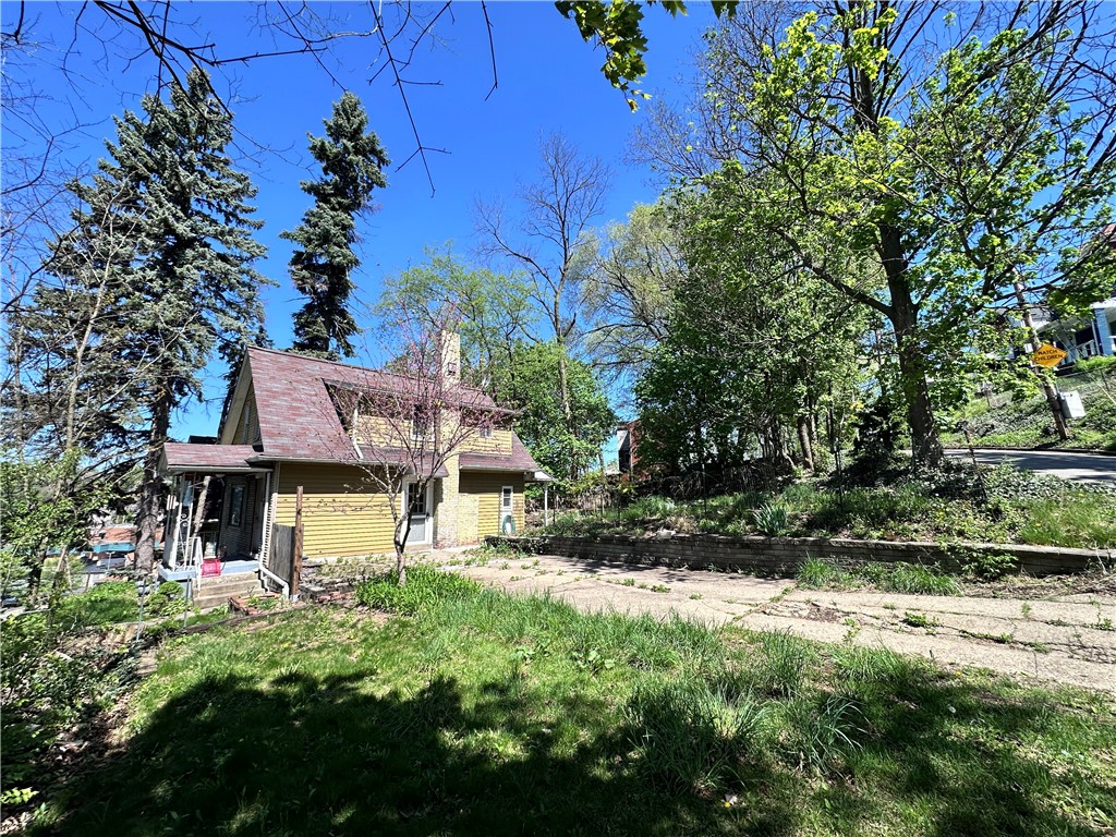 Brookline, Pennsylvania 15226, United States, 2 Bedrooms Bedrooms, ,1 BathroomBathrooms,Residential,Contingent,118288