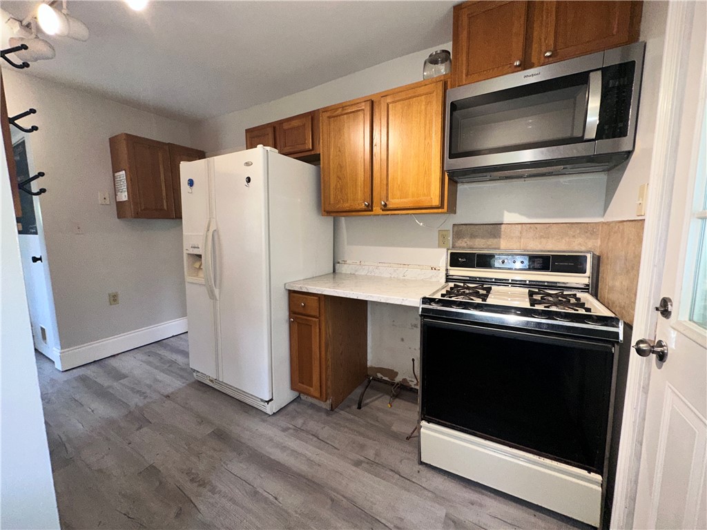 Brookline, Pennsylvania 15226, United States, 2 Bedrooms Bedrooms, ,1 BathroomBathrooms,Residential,Contingent,118288