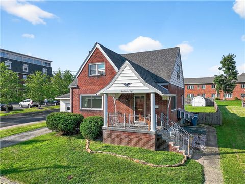 Photo of 508 Hemlock St, Mount Pleasant, PA 15666 (MLS # 1729864)