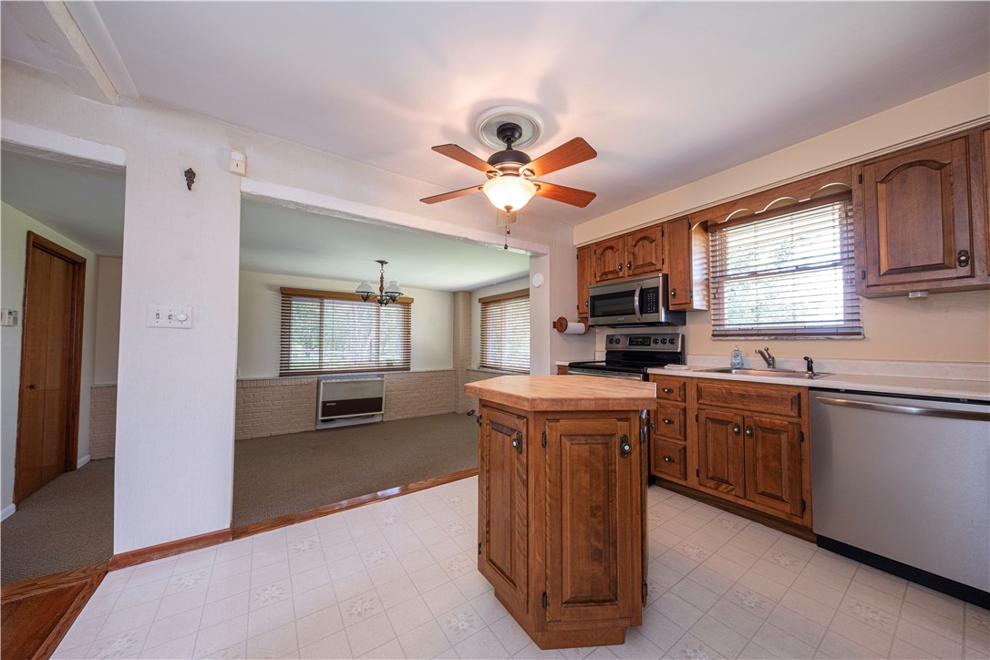 Monroeville, Pennsylvania 15146, United States, 4 Bedrooms Bedrooms, ,2 BathroomsBathrooms,Residential,Contingent,191219