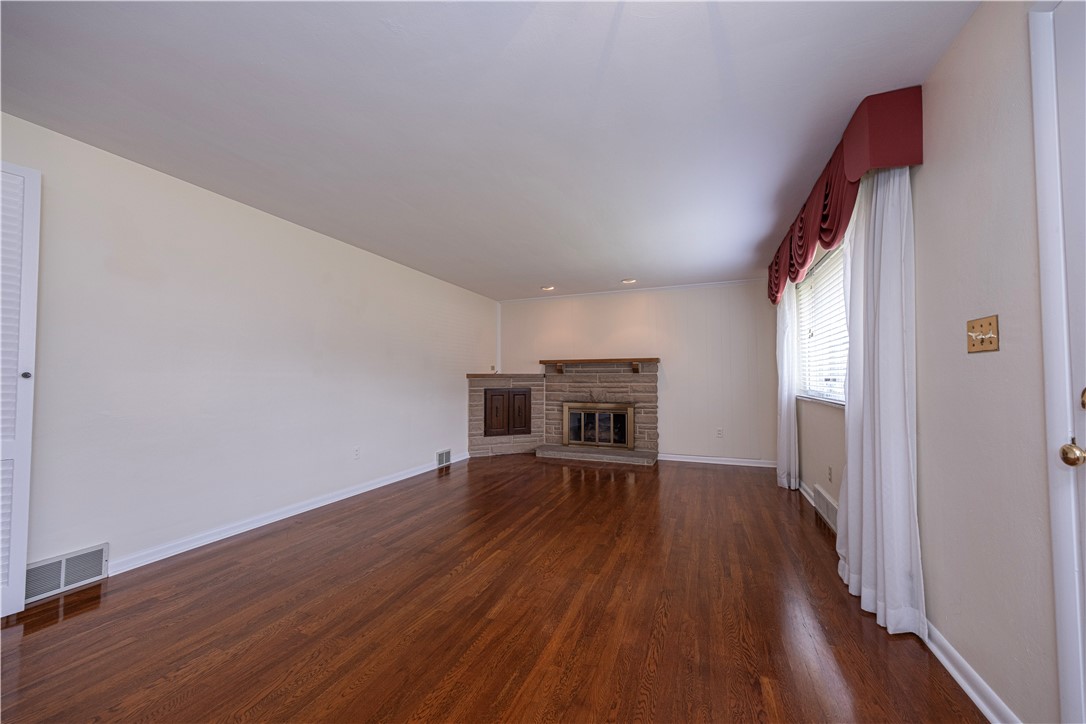 Monroeville, Pennsylvania 15146, United States, 4 Bedrooms Bedrooms, ,2 BathroomsBathrooms,Residential,Contingent,191219