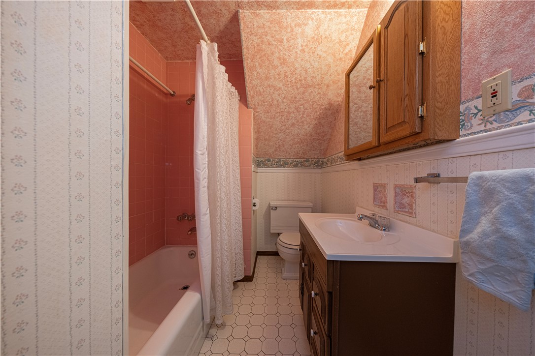 Monroeville, Pennsylvania 15146, United States, 4 Bedrooms Bedrooms, ,2 BathroomsBathrooms,Residential,Contingent,191219