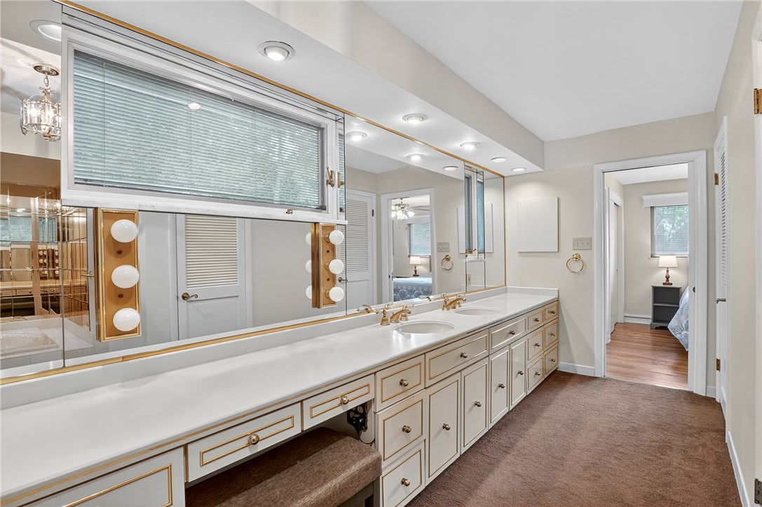 Peters Twp, Pennsylvania 15317, United States, 5 Bedrooms Bedrooms, ,3 BathroomsBathrooms,Residential,Active,194521