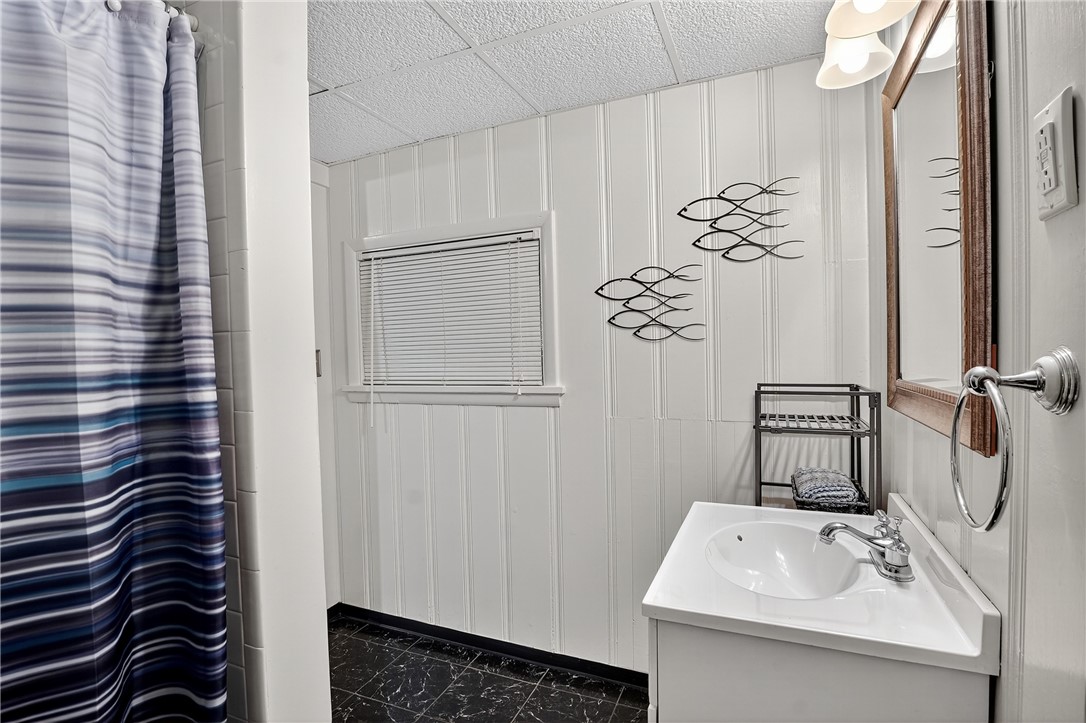 Peters Twp, Pennsylvania 15317, United States, 5 Bedrooms Bedrooms, ,3 BathroomsBathrooms,Residential,Active,194521