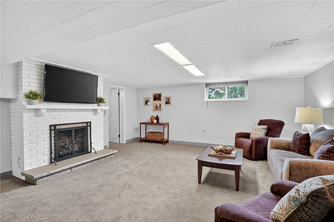 Peters Twp, Pennsylvania 15317, United States, 5 Bedrooms Bedrooms, ,3 BathroomsBathrooms,Residential,Active,194521