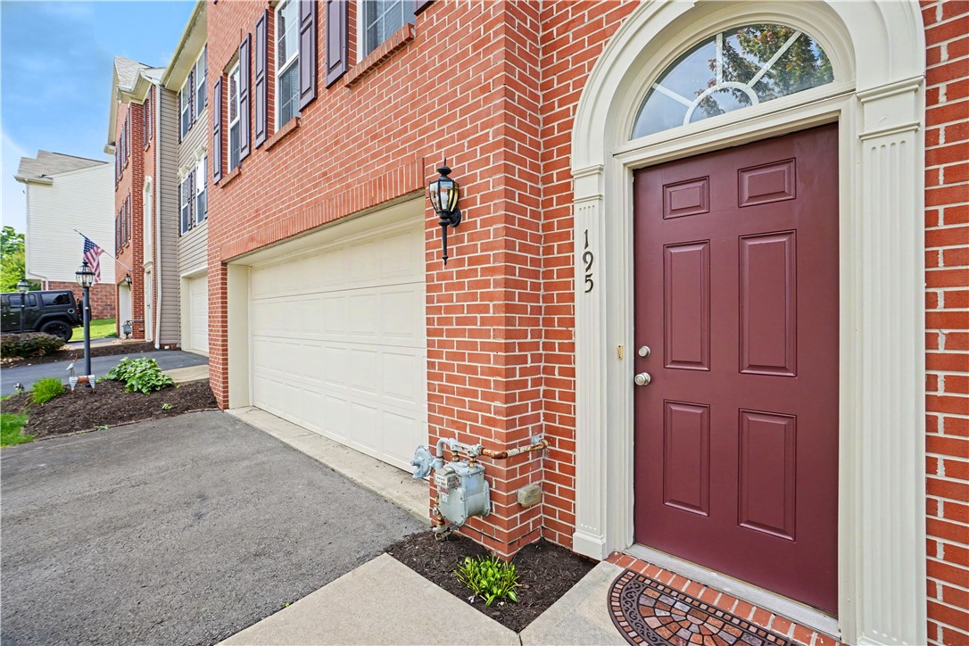195 Southern Valley Ct
