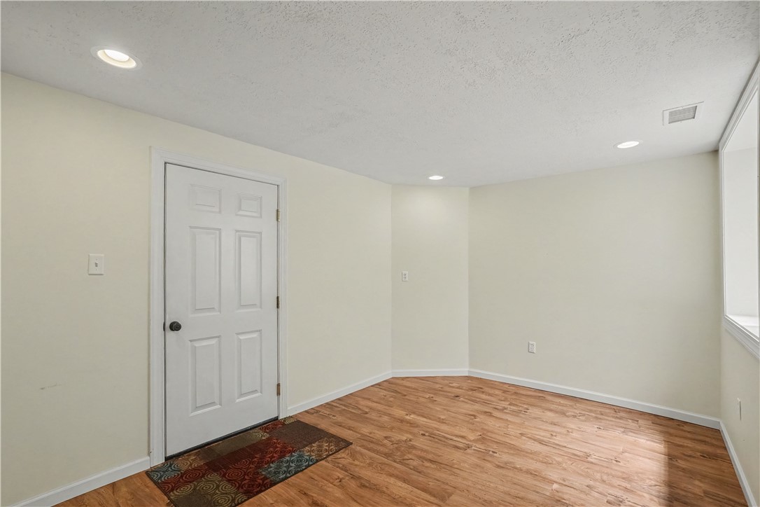 195 Southern Valley Ct