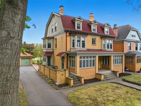 Photo of 196 Lincoln Ave, Pittsburgh, PA 15202 (MLS # 1728947)