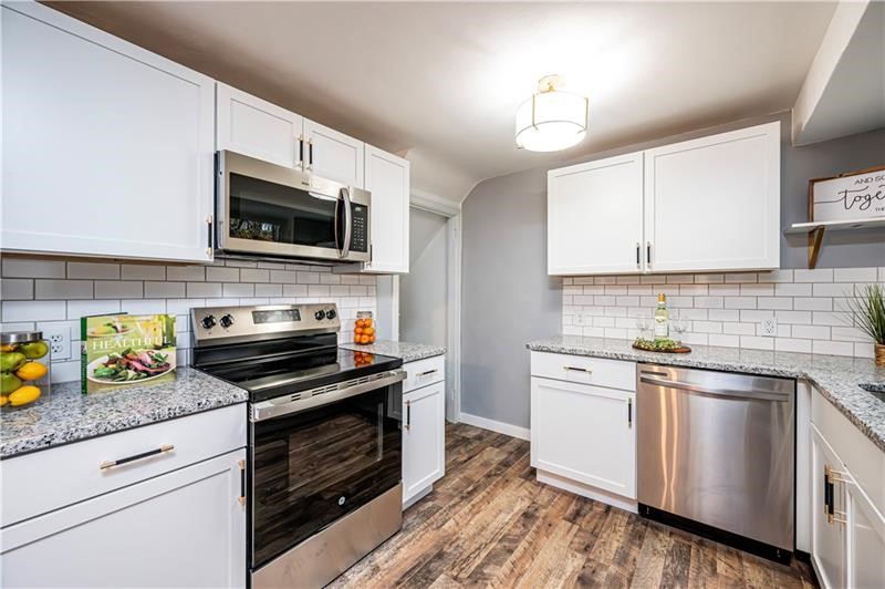 City Of Greensburg, Pennsylvania 15601, United States, 4 Bedrooms Bedrooms, ,2 BathroomsBathrooms,Residential,Pending,23102