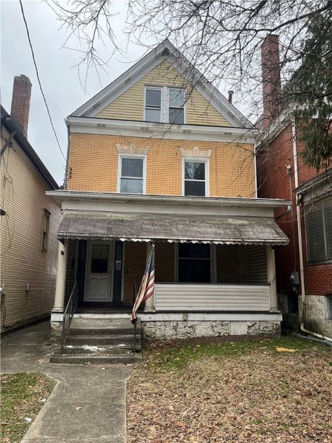 Photo of 419 Robinson St, Pitcairn, PA 15140 (MLS # 1734976)