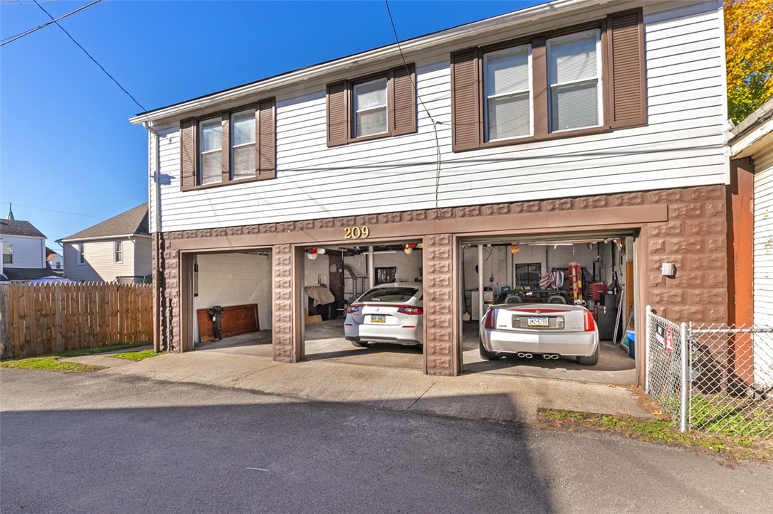 Connellsville, Pennsylvania 15425, United States, 2 Bedrooms Bedrooms, ,1 BathroomBathrooms,Residential,Active,240954