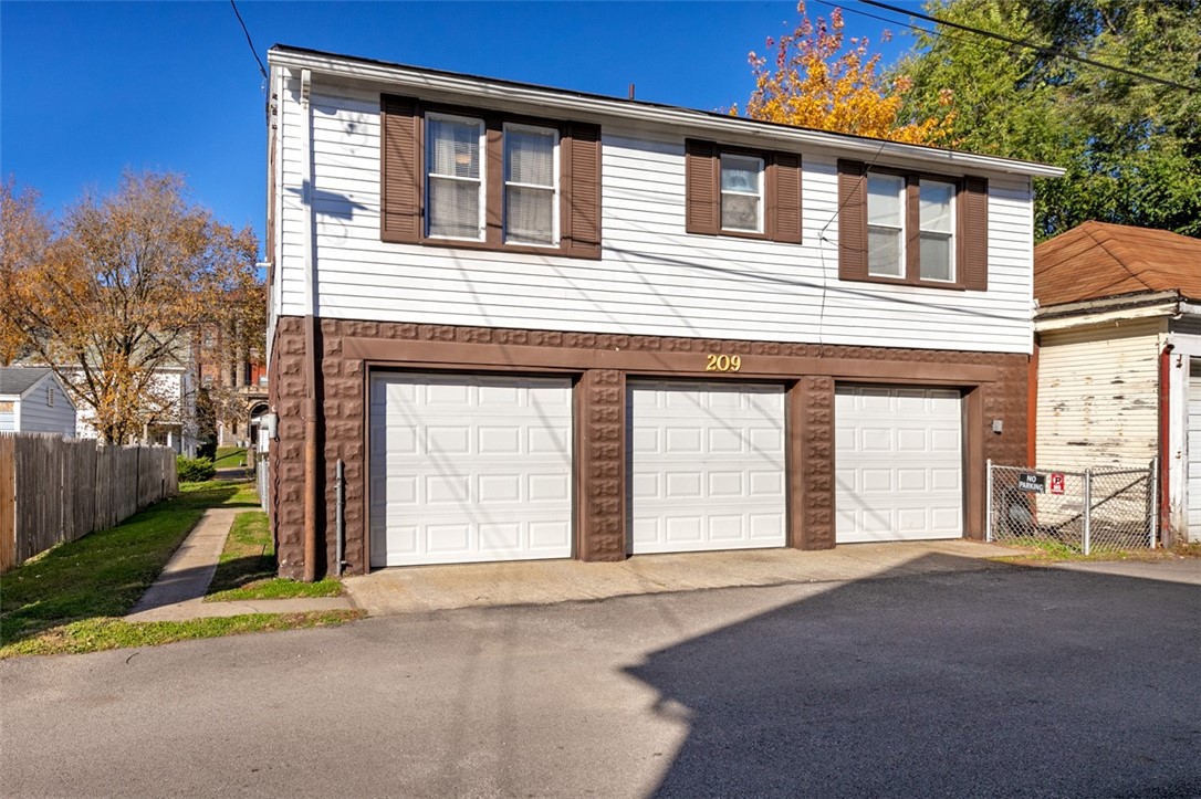 Connellsville, Pennsylvania 15425, United States, 2 Bedrooms Bedrooms, ,1 BathroomBathrooms,Residential,Active,240954