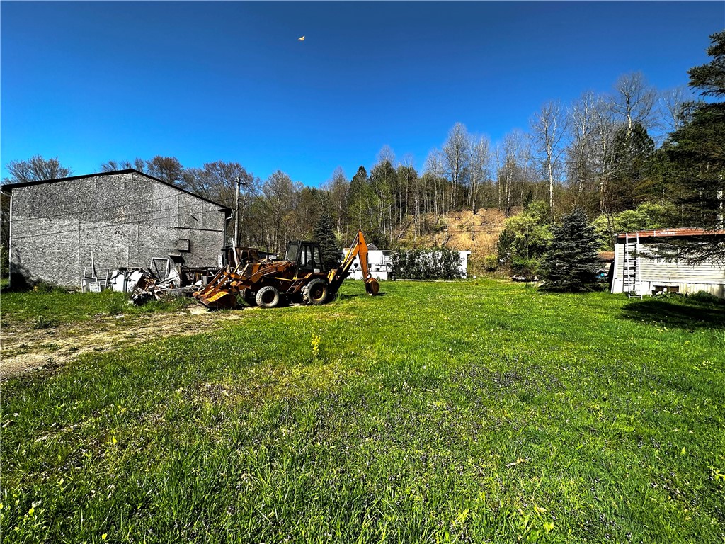 Cherry Twp, Pennsylvania 16061, United States, 5 Bedrooms Bedrooms, ,2 BathroomsBathrooms,Residential,Active,123967