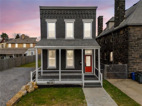 Photo of 1202 Marvista St, Pittsburgh, PA 15212 (MLS # 1742832)