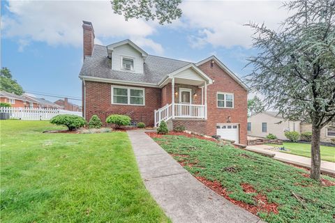Photo of 979 Crest Ln, Carnegie, PA 15106 (MLS # 1762210)