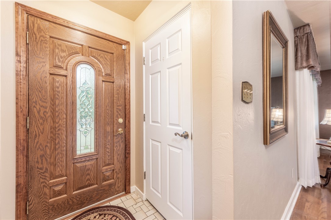 979 Crest Lane