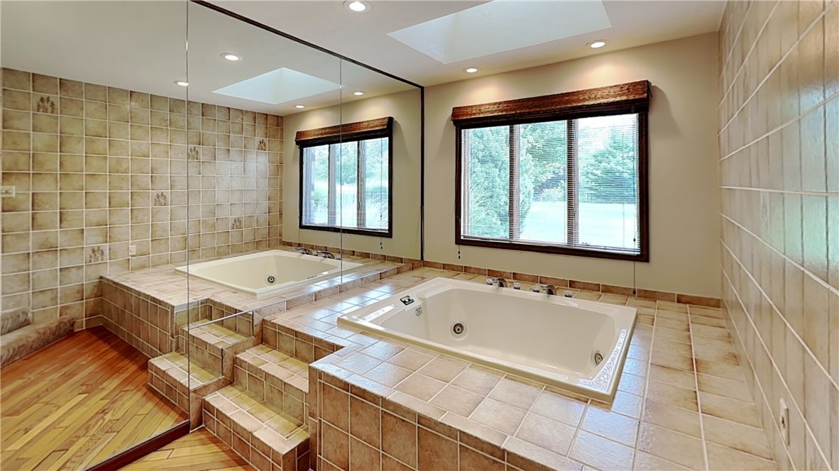 McCandless, Pennsylvania 15237, United States, 4 Bedrooms Bedrooms, ,4 BathroomsBathrooms,Residential,Active,181618