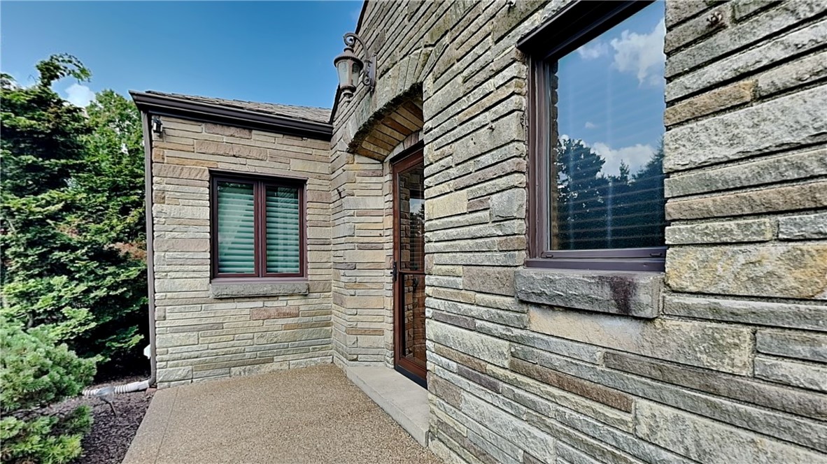 McCandless, Pennsylvania 15237, United States, 4 Bedrooms Bedrooms, ,4 BathroomsBathrooms,Residential,Active,181618