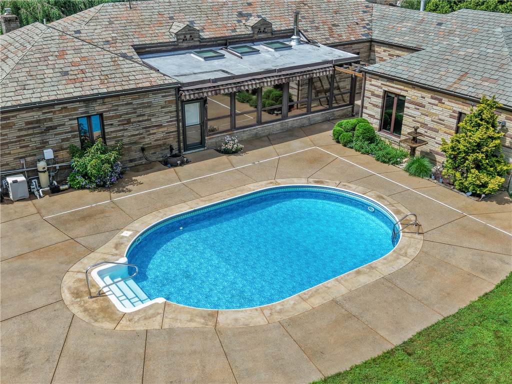 McCandless, Pennsylvania 15237, United States, 4 Bedrooms Bedrooms, ,4 BathroomsBathrooms,Residential,Active,181618