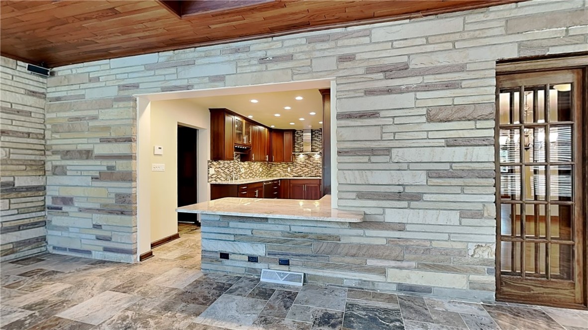 McCandless, Pennsylvania 15237, United States, 4 Bedrooms Bedrooms, ,4 BathroomsBathrooms,Residential,Active,181618