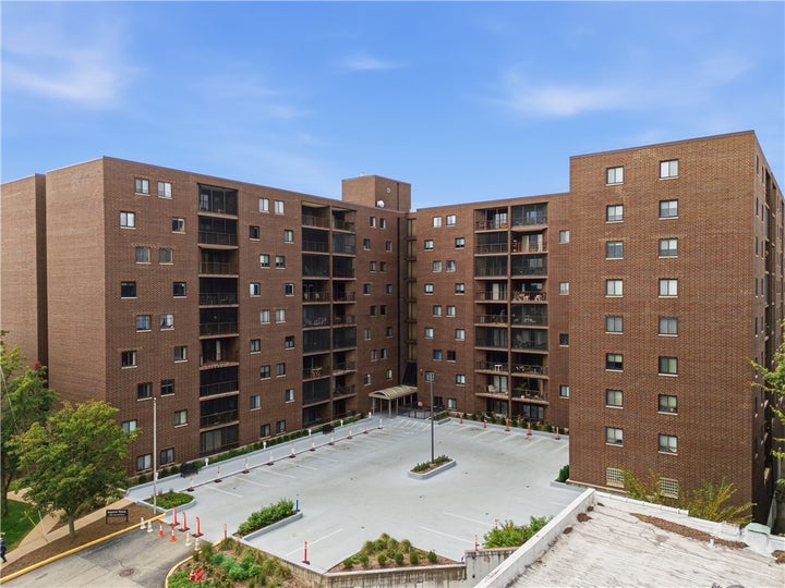 Photo 1 of 45 — 5600 Munhall Rd 901, Squirrel Hill, PA 15217