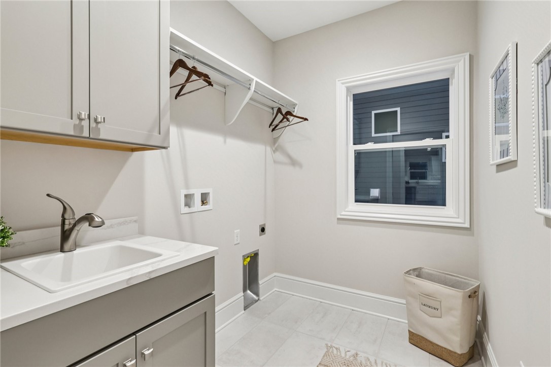 McDonald, Pennsylvania 15057, United States, 4 Bedrooms Bedrooms, ,4 BathroomsBathrooms,Residential,Active,251175