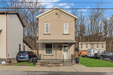 Photo of 833 11th Ave, New Brighton, PA 15066 (MLS # 1739970)