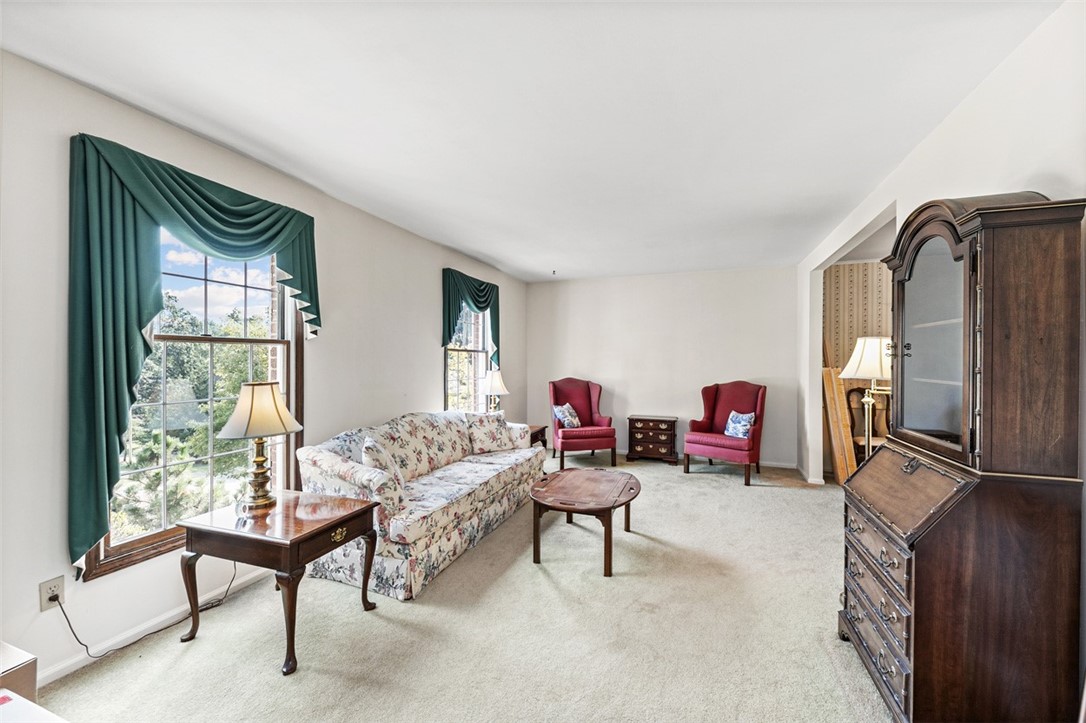 Monroeville, Pennsylvania 15146, United States, 4 Bedrooms Bedrooms, ,3 BathroomsBathrooms,Residential,Active,194427