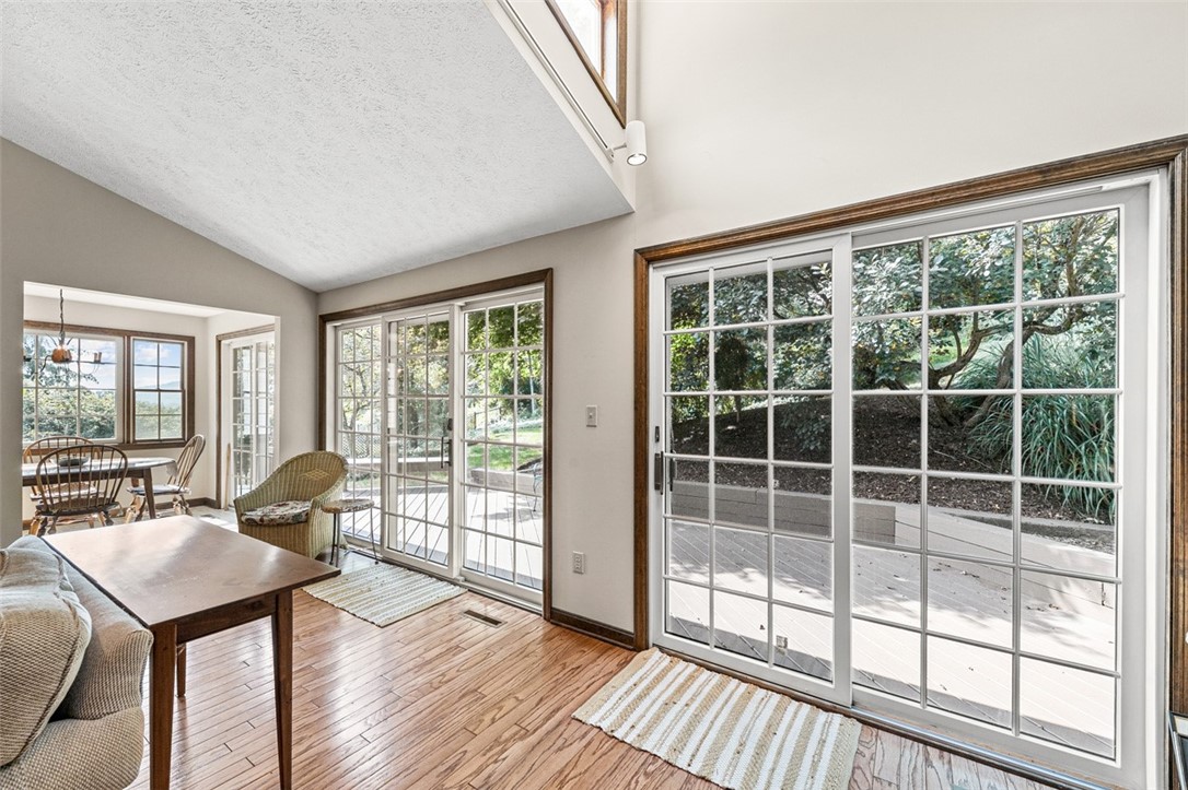 Monroeville, Pennsylvania 15146, United States, 4 Bedrooms Bedrooms, ,3 BathroomsBathrooms,Residential,Active,194427